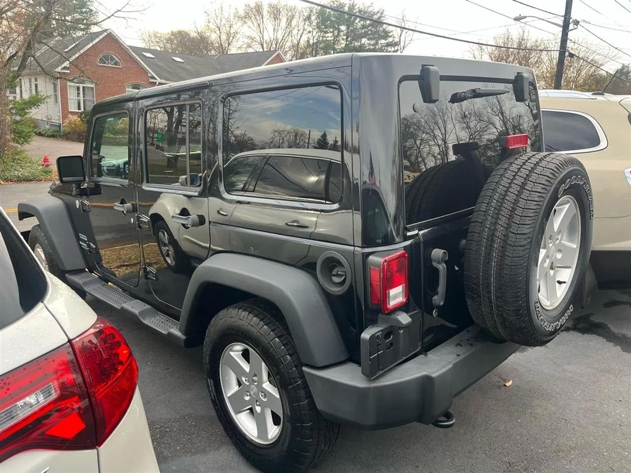 Jeep Wrangler Unlimited Sport 4WD 2013