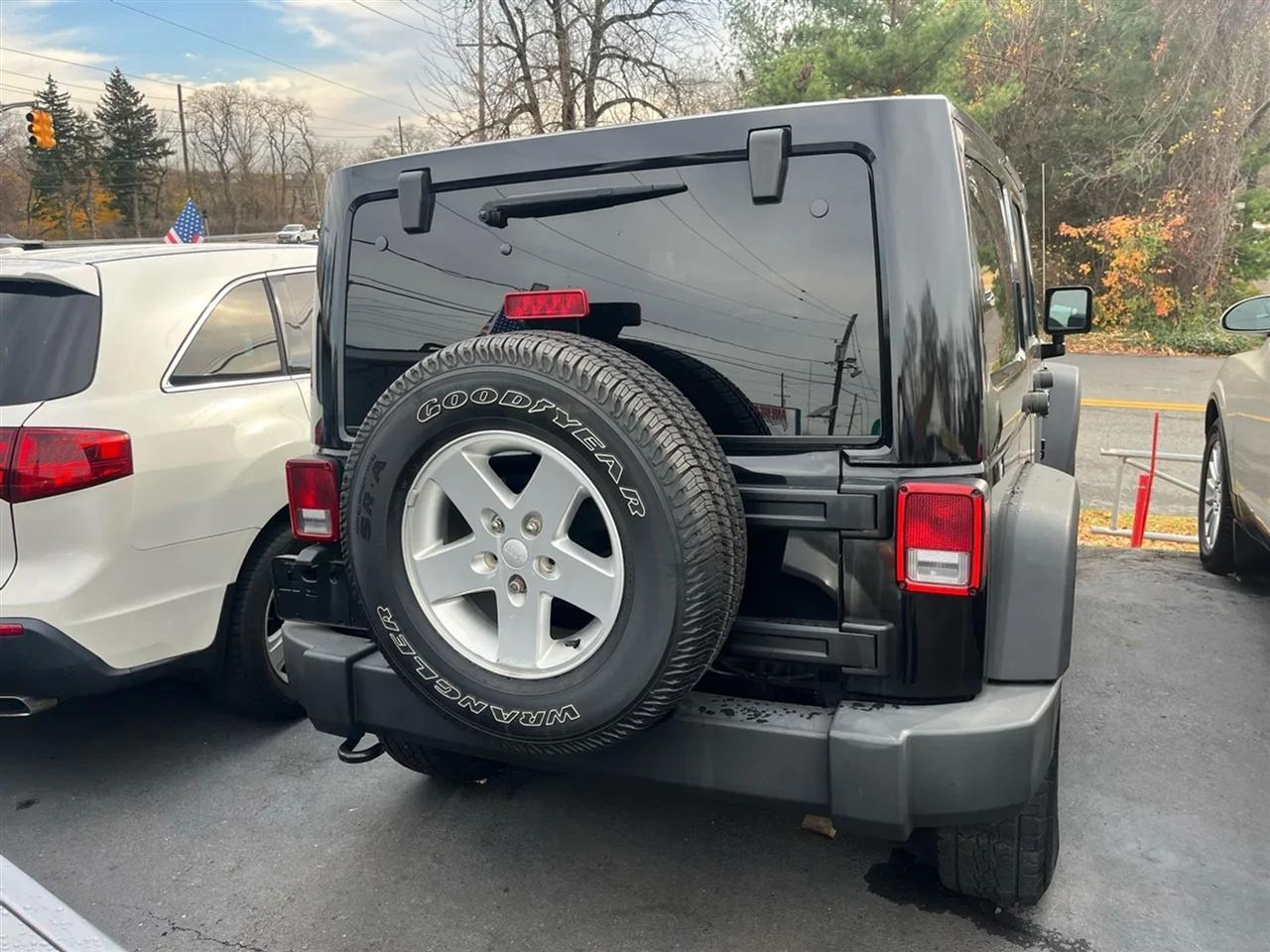 Jeep Wrangler Unlimited Sport 4WD 2013