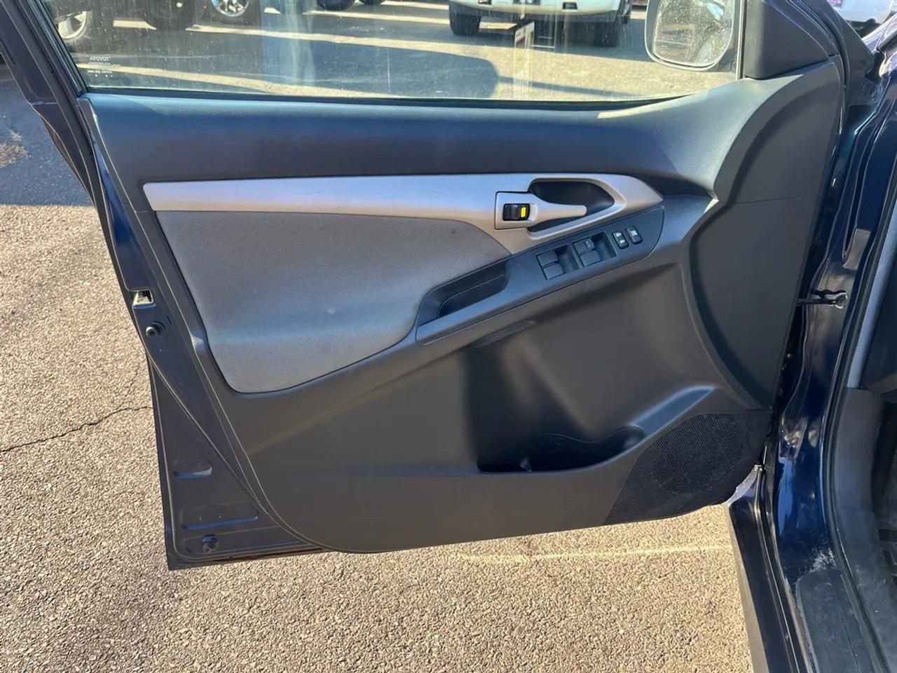 Toyota Matrix Base 4-Speed AT 2010