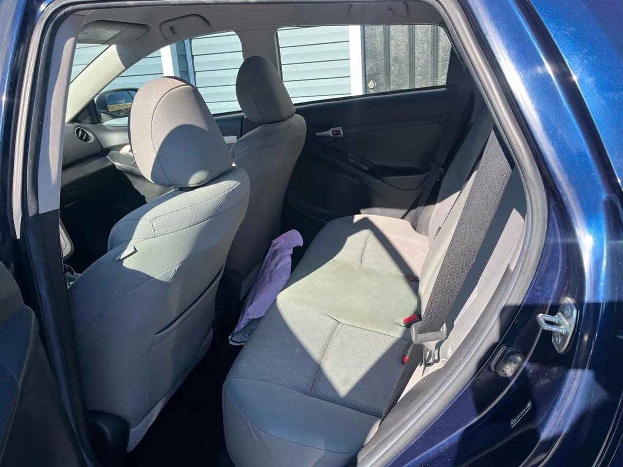 Toyota Matrix Base 4-Speed AT 2010