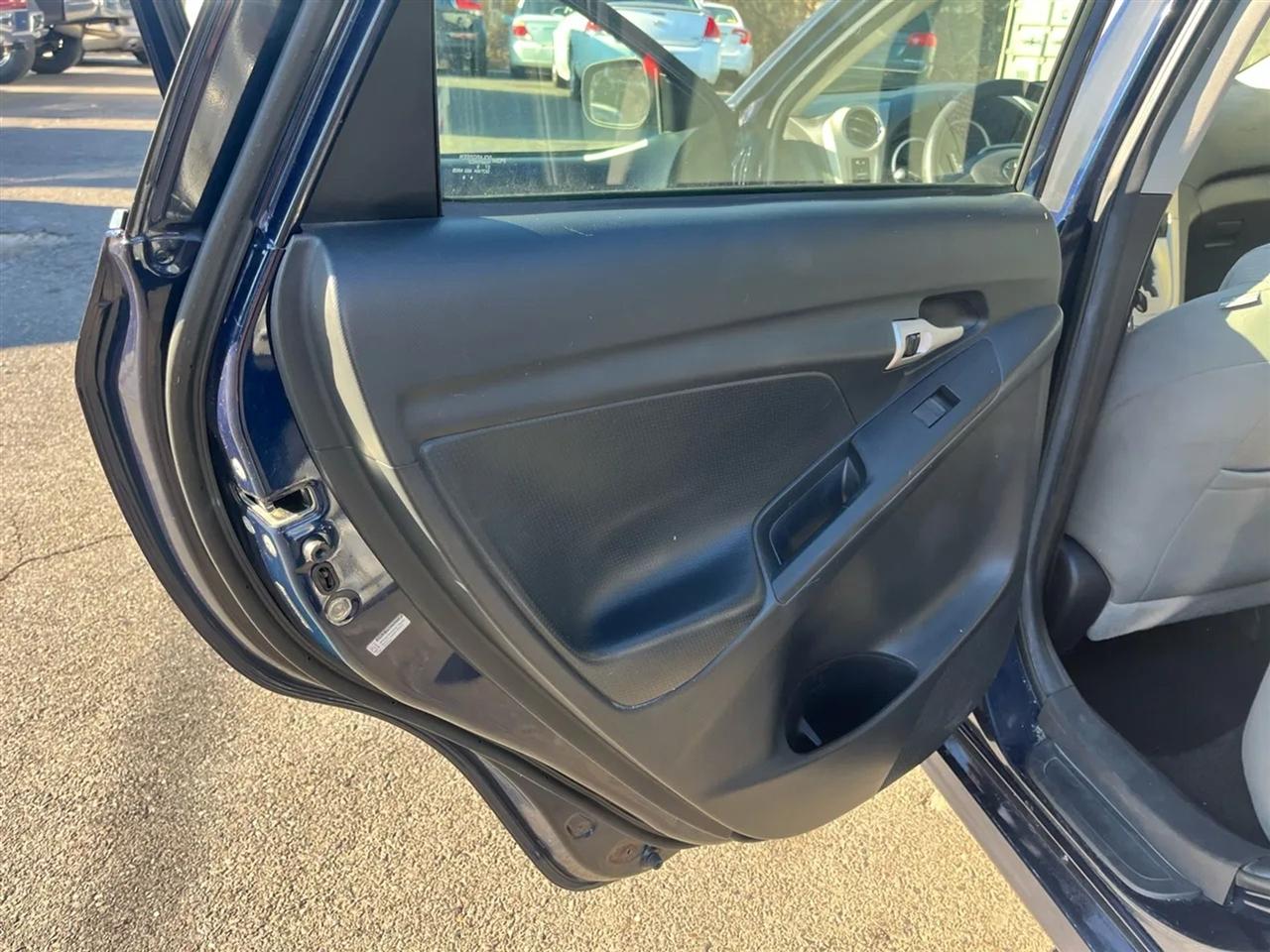 Toyota Matrix Base 4-Speed AT 2010