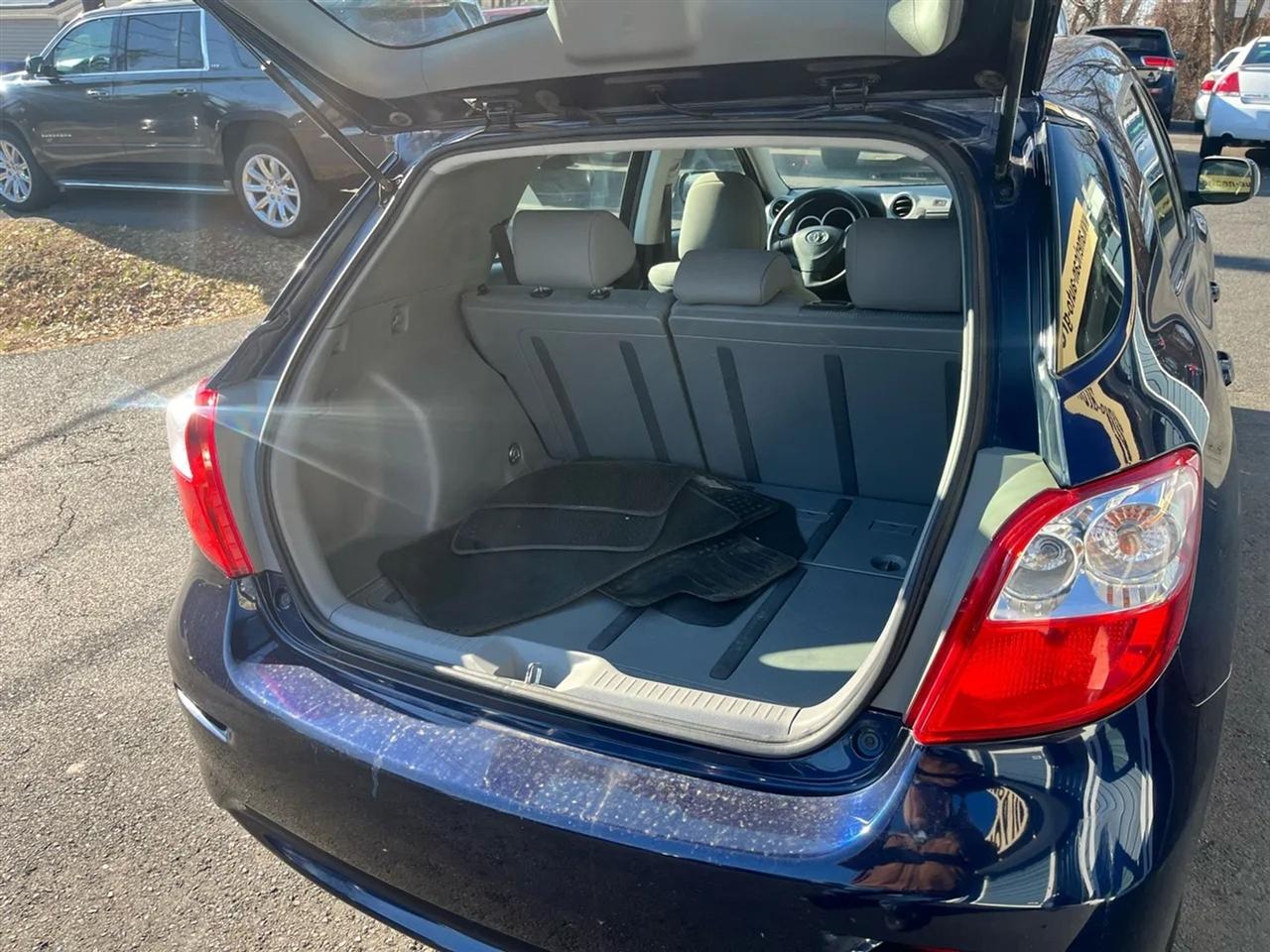 Toyota Matrix Base 4-Speed AT 2010