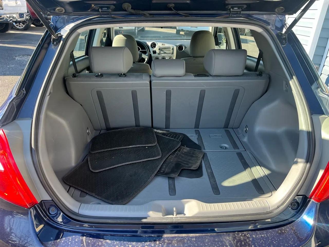 Toyota Matrix Base 4-Speed AT 2010