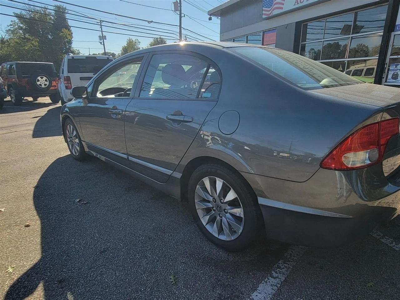 Honda Civic EX-L Sedan 5-Speed AT 2009