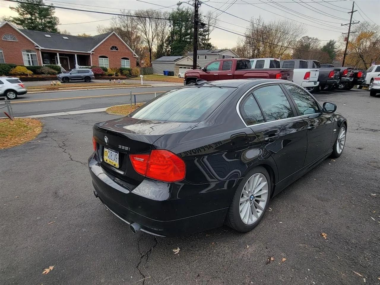 BMW 3-Series 335i xDrive 2011