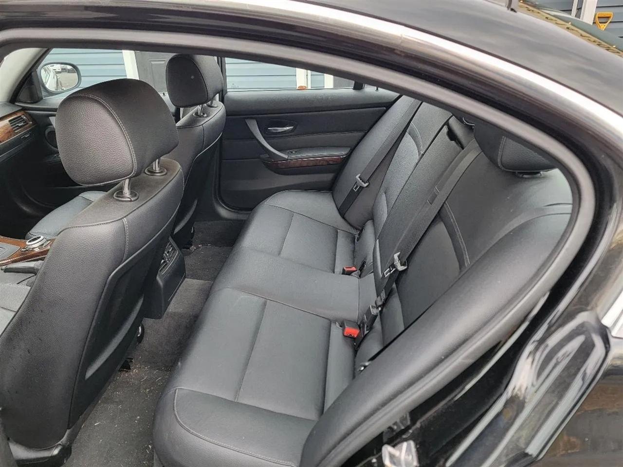 BMW 3-Series 335i xDrive 2011