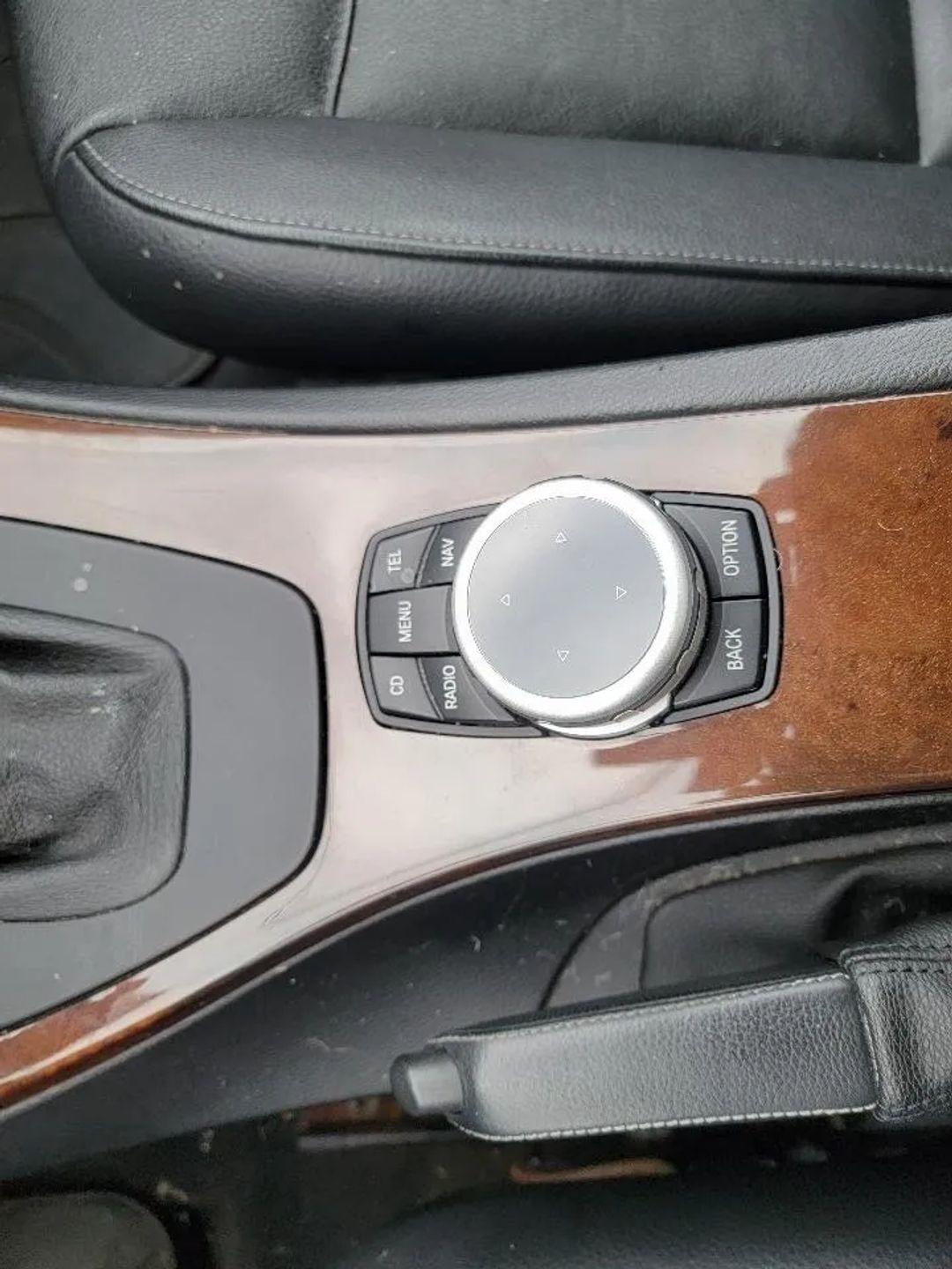 BMW 3-Series 335i xDrive 2011