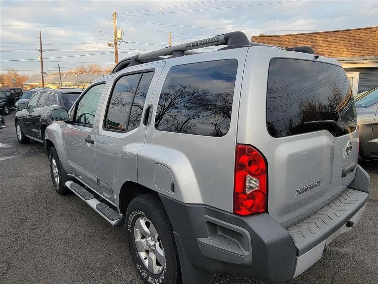 Nissan Xterra S 4WD 2011