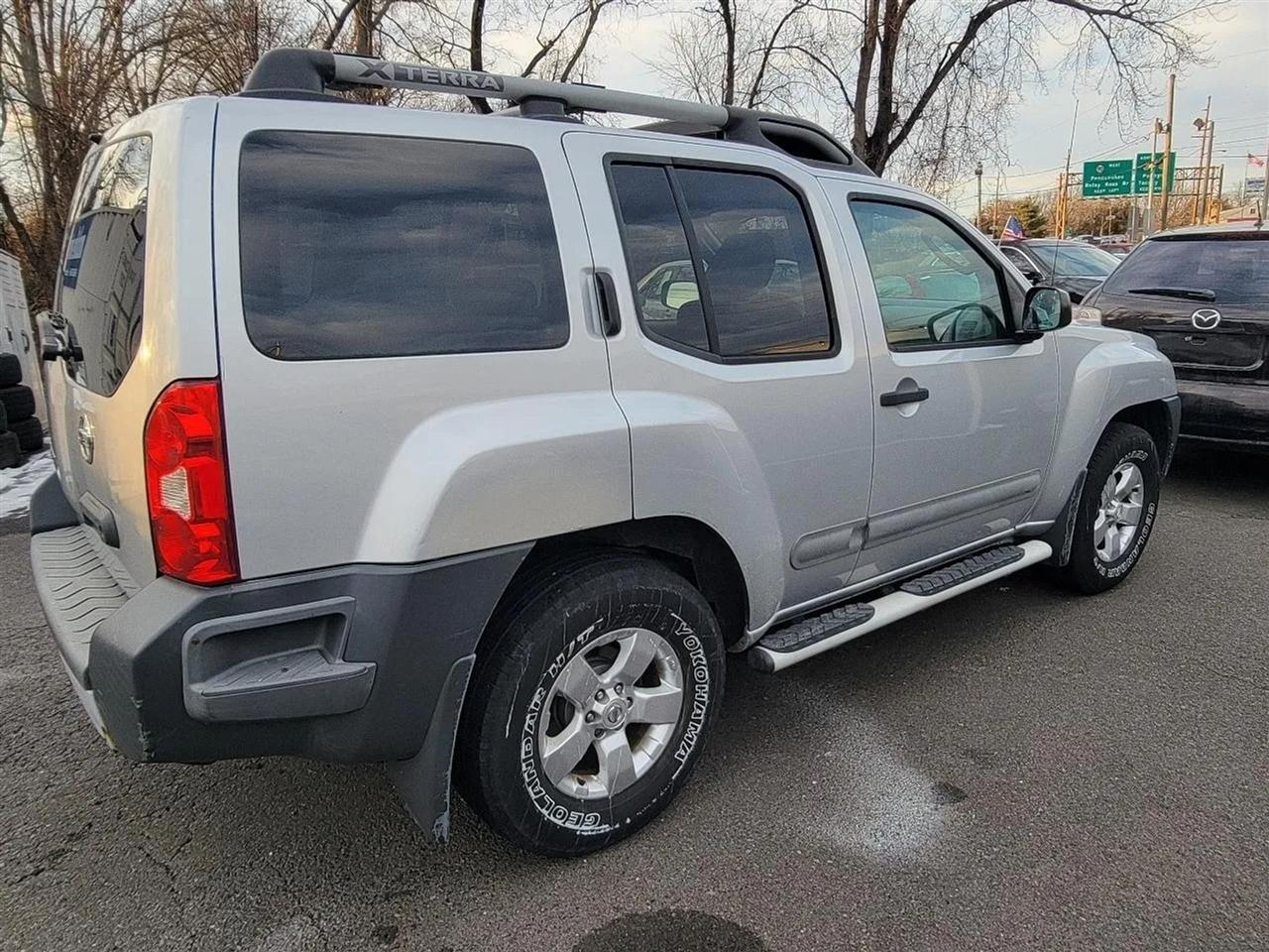 Nissan Xterra S 4WD 2011