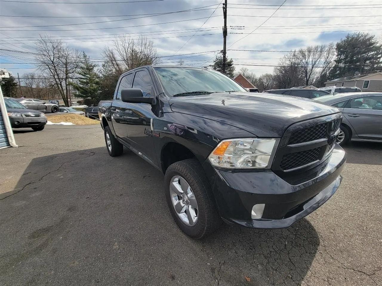 RAM 1500 Tradesman Crew Cab SWB 4WD 2015
