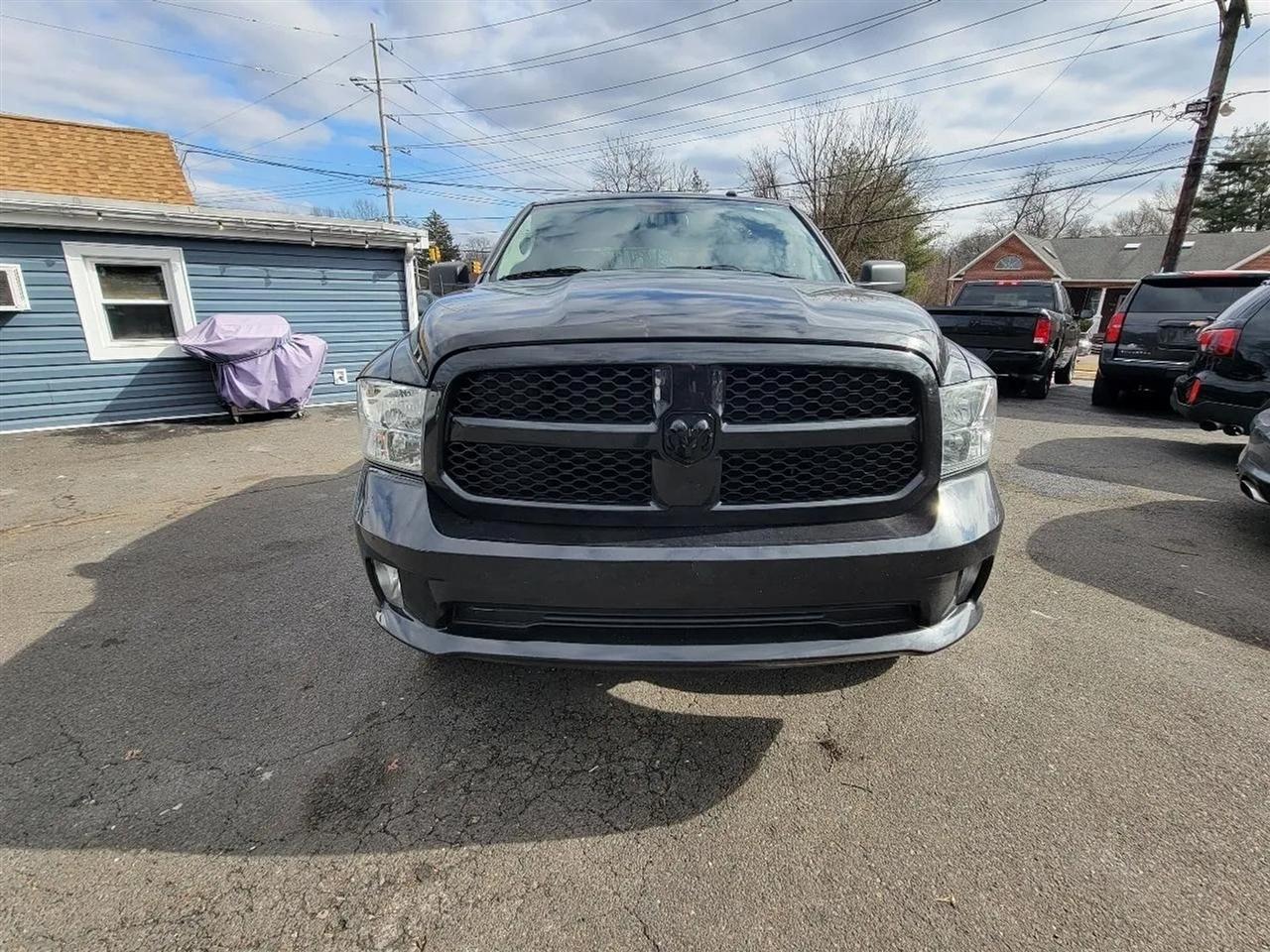 RAM 1500 Tradesman Crew Cab SWB 4WD 2015