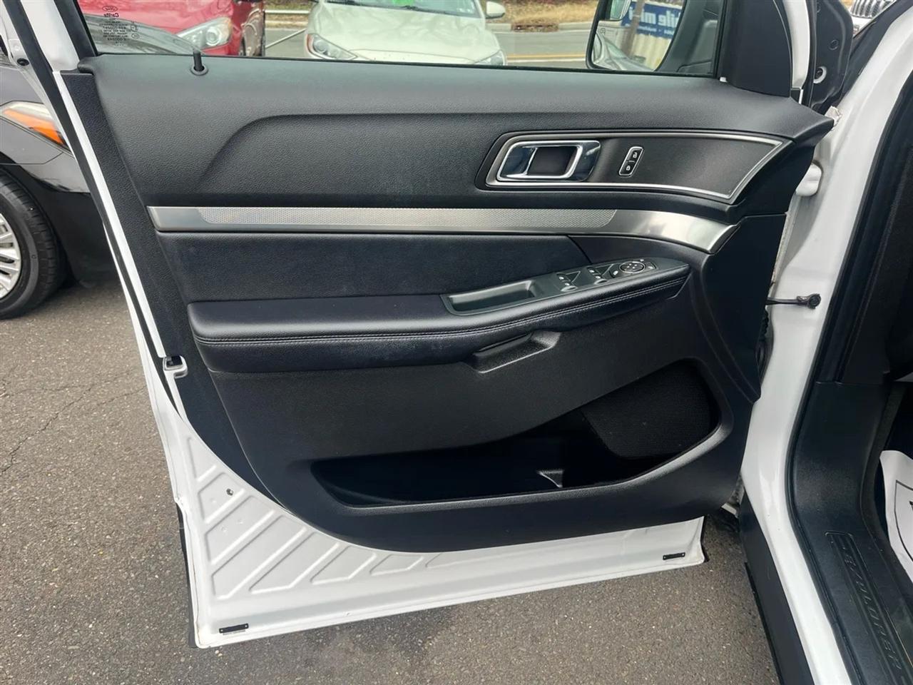 Ford Explorer XLT 4WD 2018