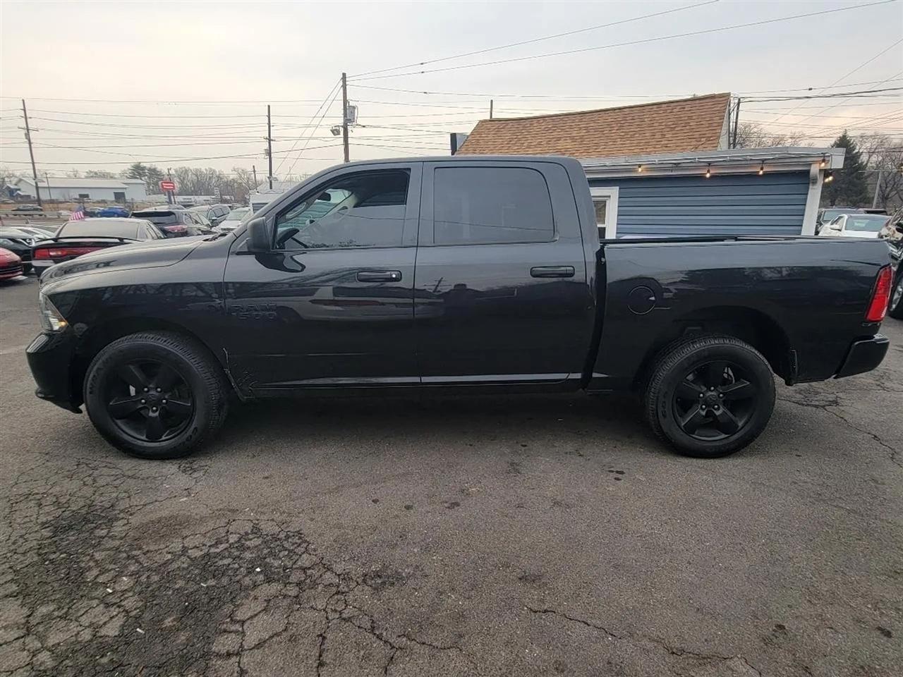 RAM 1500 Tradesman Crew Cab SWB 4WD 2018