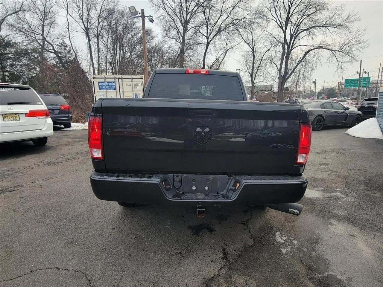 RAM 1500 Tradesman Crew Cab SWB 4WD 2018