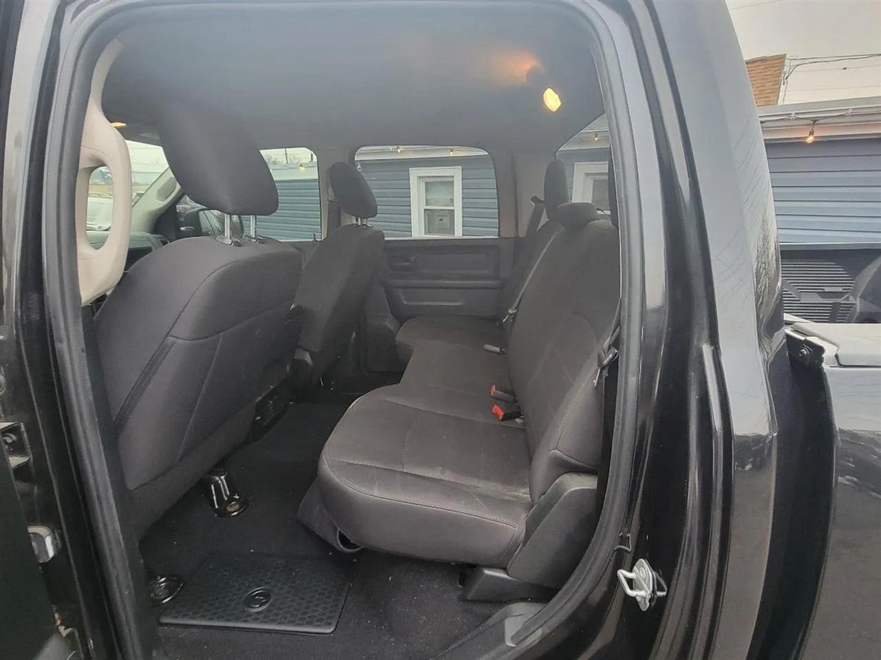 RAM 1500 Tradesman Crew Cab SWB 4WD 2018