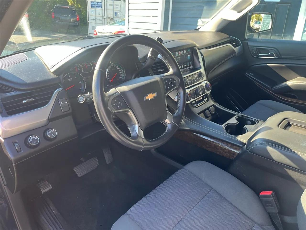 Chevrolet Suburban LS 4WD 2017