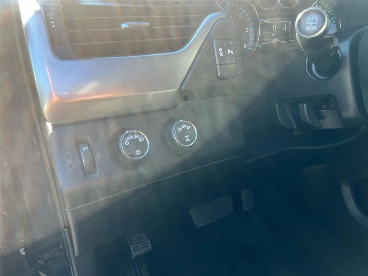 Chevrolet Suburban LS 4WD 2017