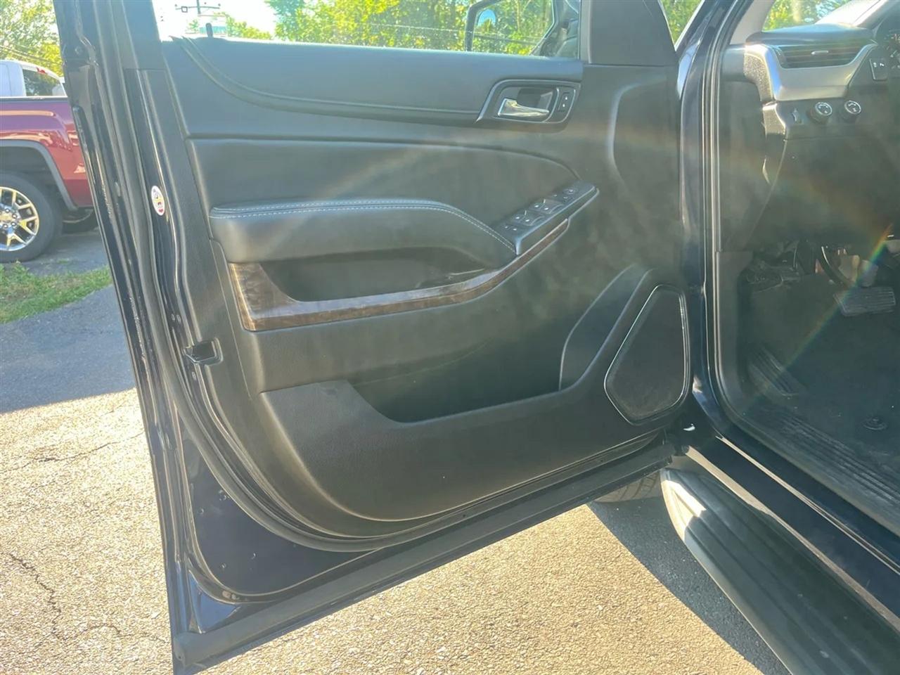 Chevrolet Suburban LS 4WD 2017