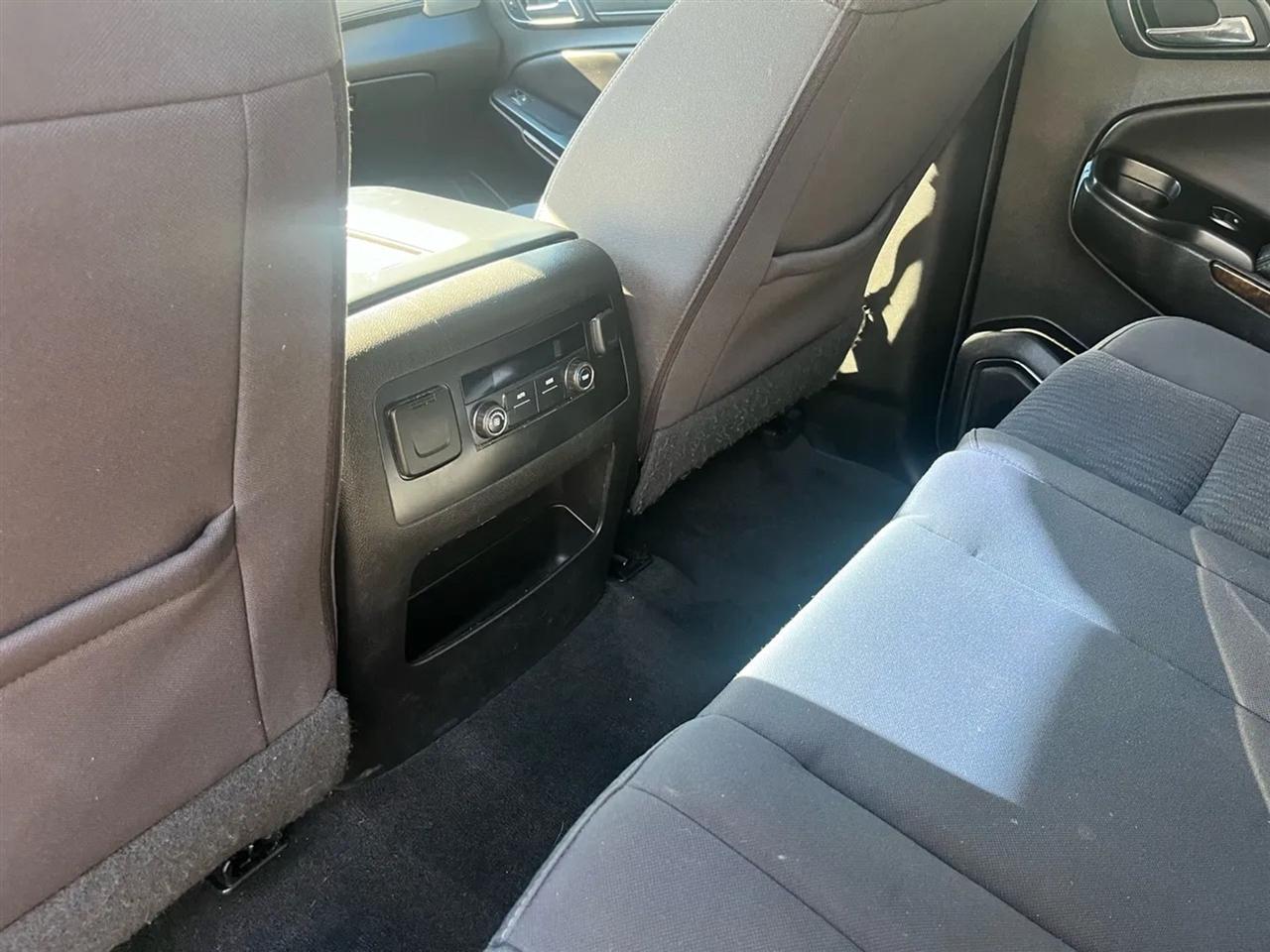 Chevrolet Suburban LS 4WD 2017