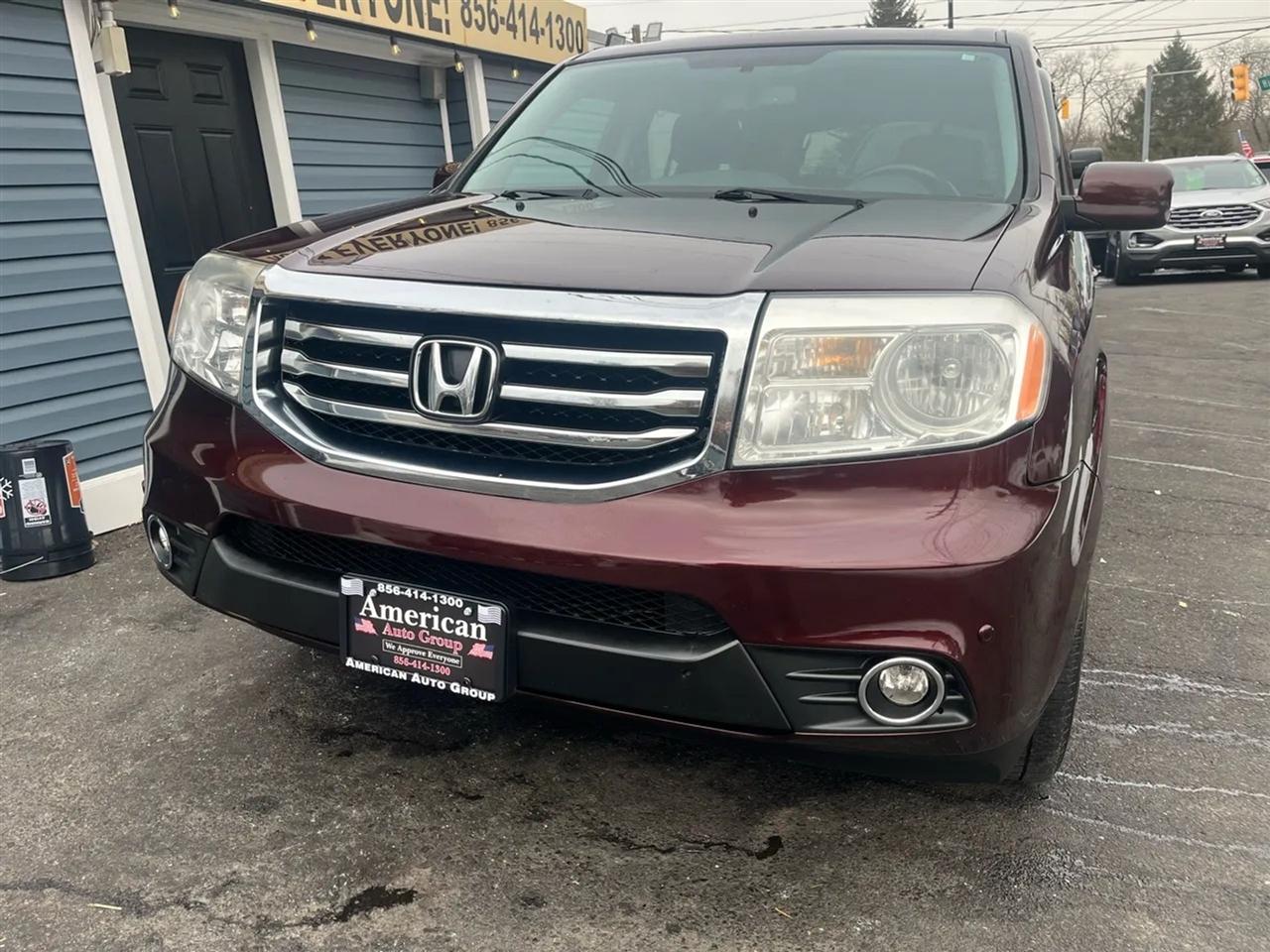 Honda Pilot Touring 4WD 5-Spd AT with DVD 2014
