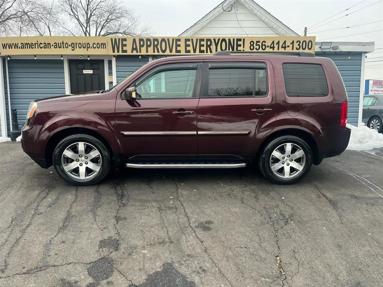 Honda Pilot Touring 4WD 5-Spd AT with DVD 2014