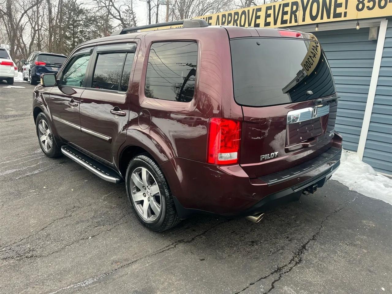 Honda Pilot Touring 4WD 5-Spd AT with DVD 2014