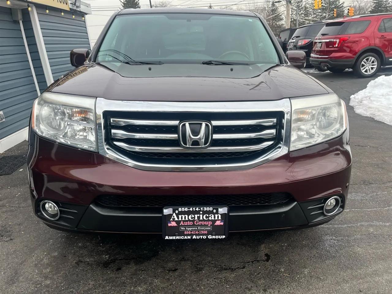 Honda Pilot Touring 4WD 5-Spd AT with DVD 2014