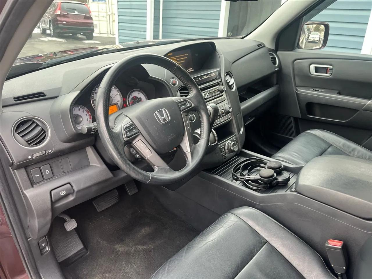 Honda Pilot Touring 4WD 5-Spd AT with DVD 2014