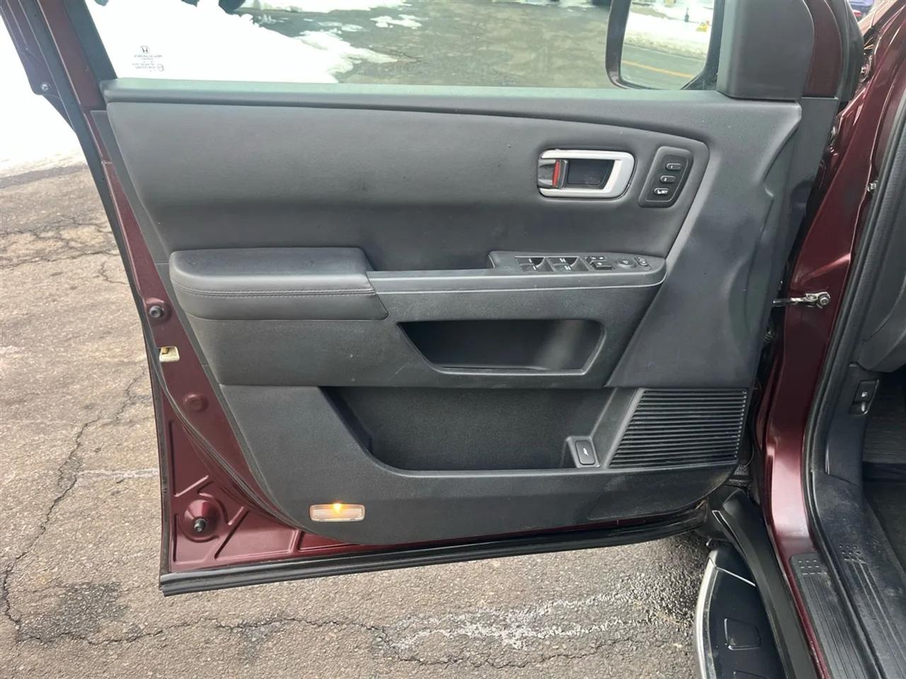 Honda Pilot Touring 4WD 5-Spd AT with DVD 2014