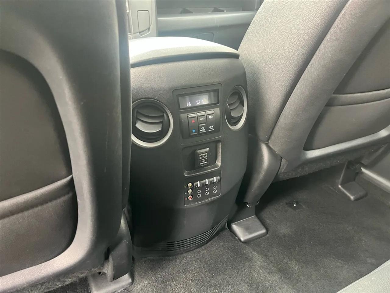 Honda Pilot Touring 4WD 5-Spd AT with DVD 2014