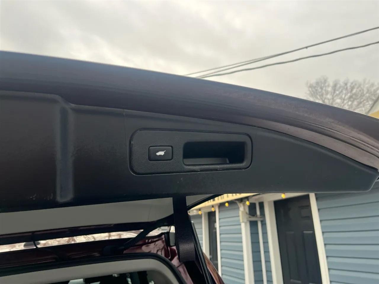 Honda Pilot Touring 4WD 5-Spd AT with DVD 2014