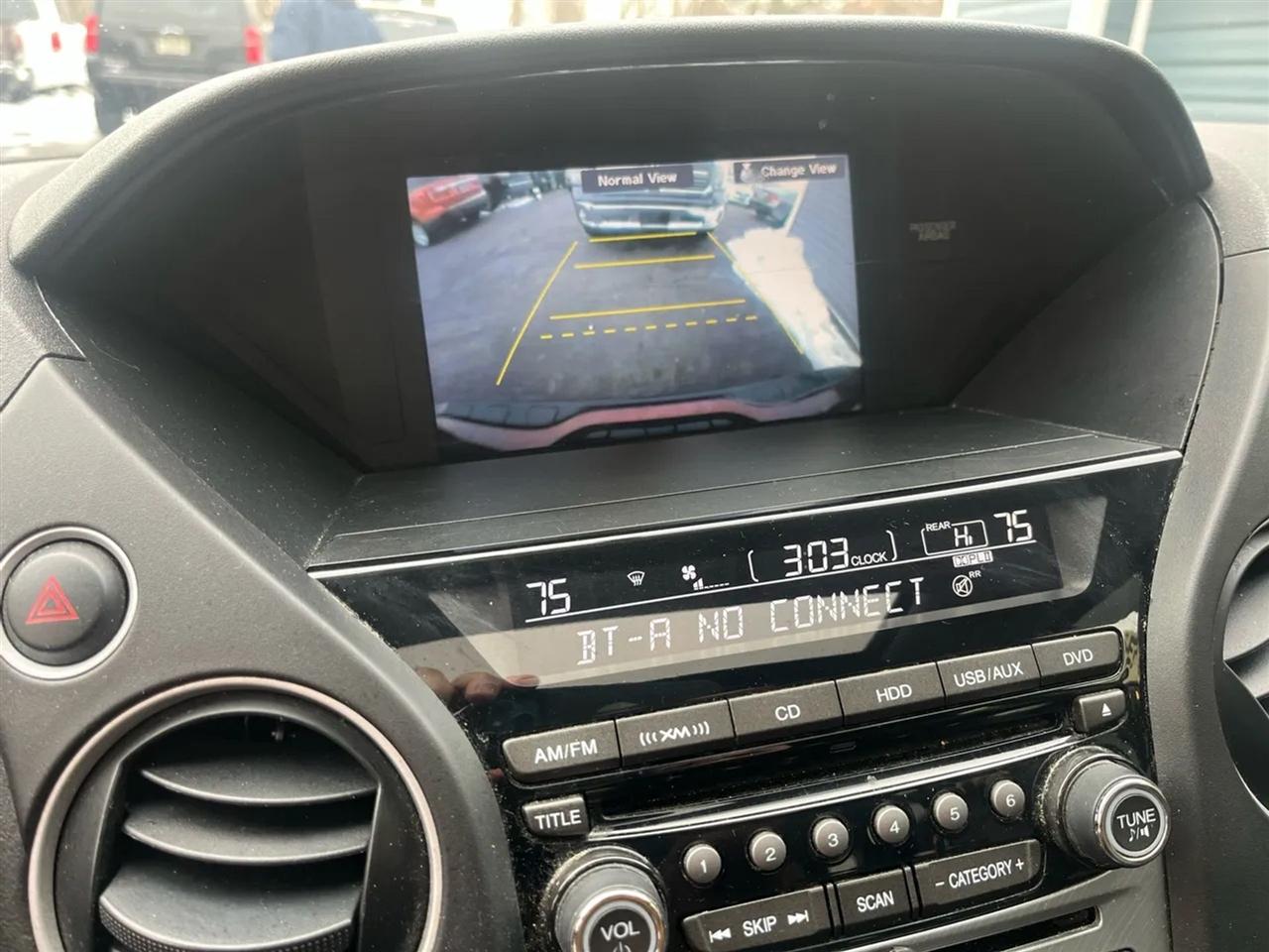 Honda Pilot Touring 4WD 5-Spd AT with DVD 2014