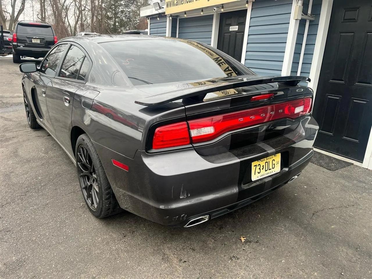 Dodge Charger SE 2013