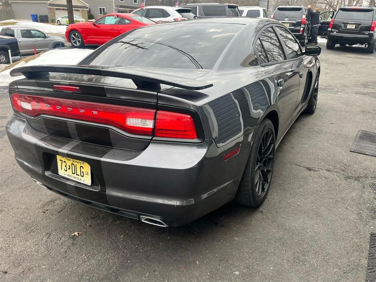 Dodge Charger SE 2013