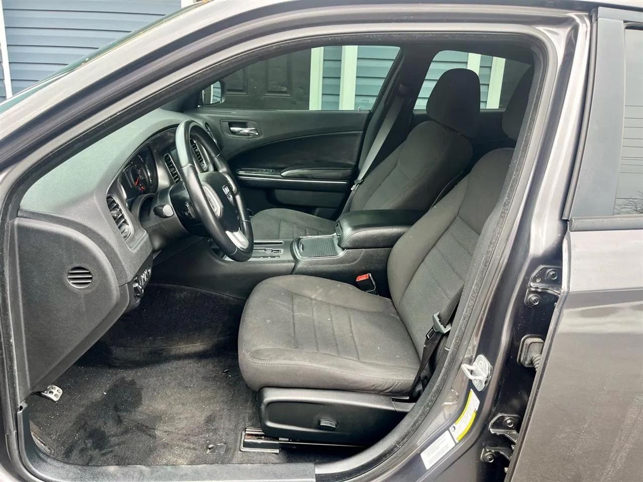 Dodge Charger SE 2013