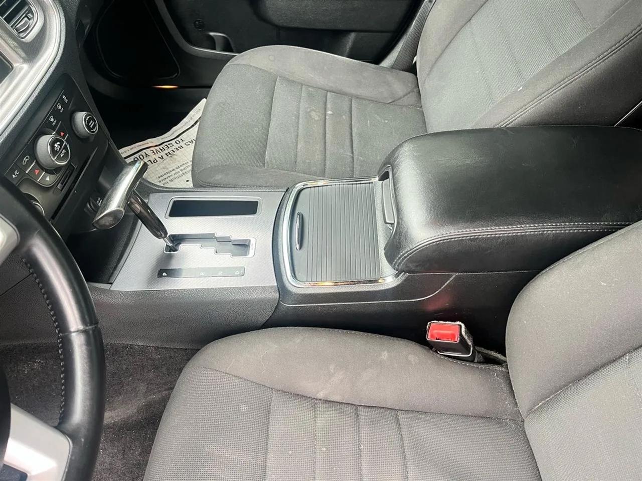 Dodge Charger SE 2013