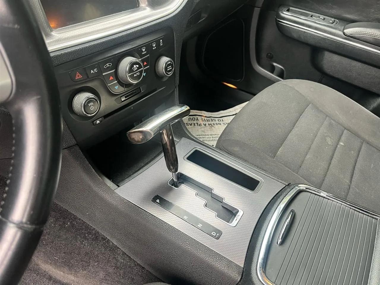 Dodge Charger SE 2013