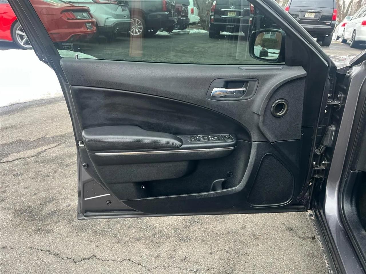 Dodge Charger SE 2013