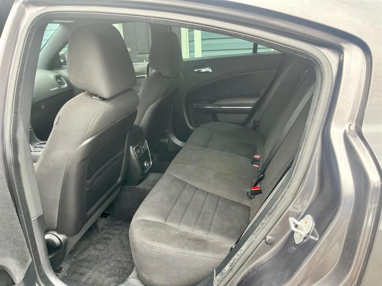 Dodge Charger SE 2013