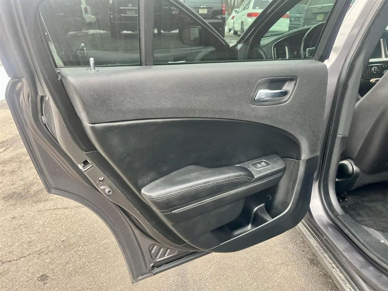 Dodge Charger SE 2013