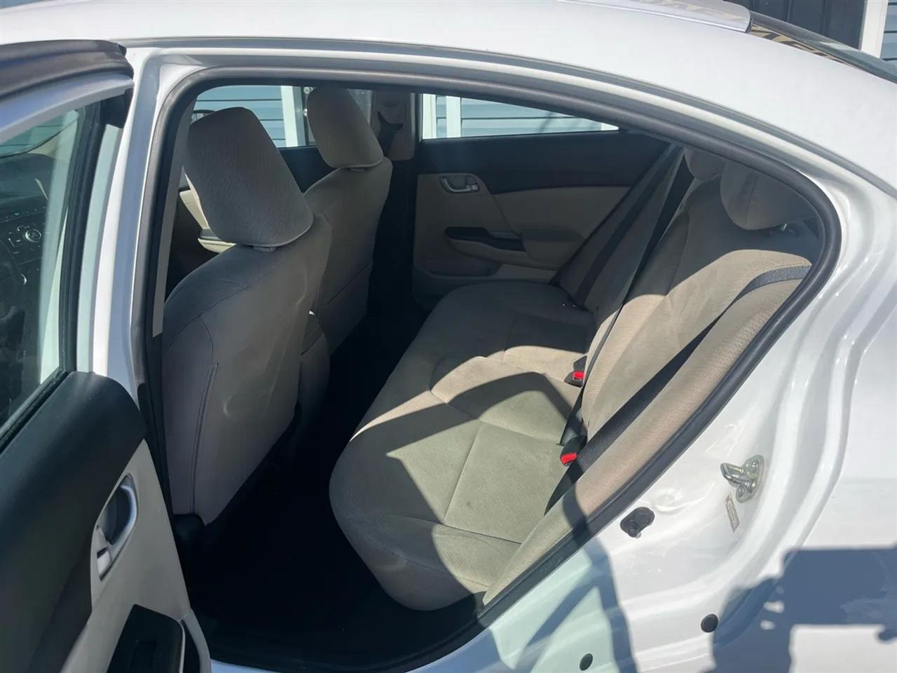 Honda Civic LX Sedan 5-Speed AT 2013