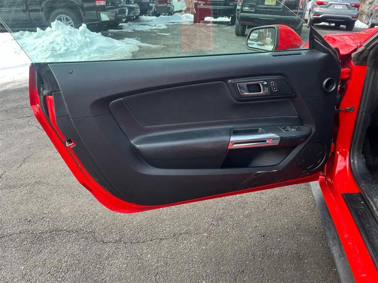 Ford Mustang V6 Coupe 2016