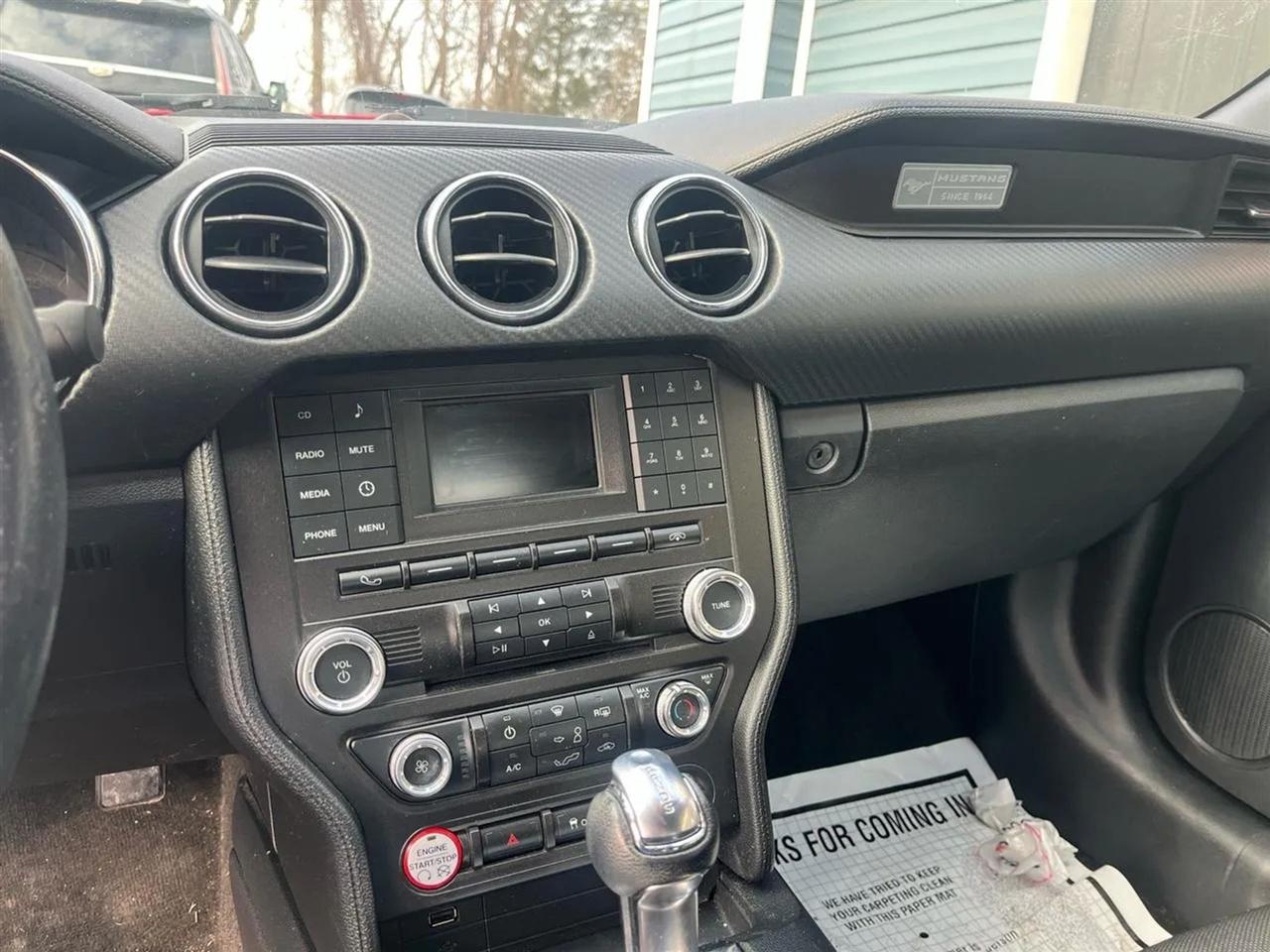 Ford Mustang V6 Coupe 2016