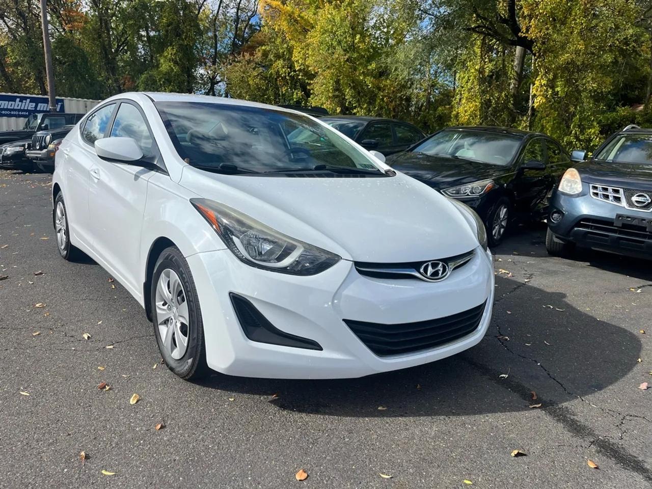 Hyundai Elantra SE 6AT 2016
