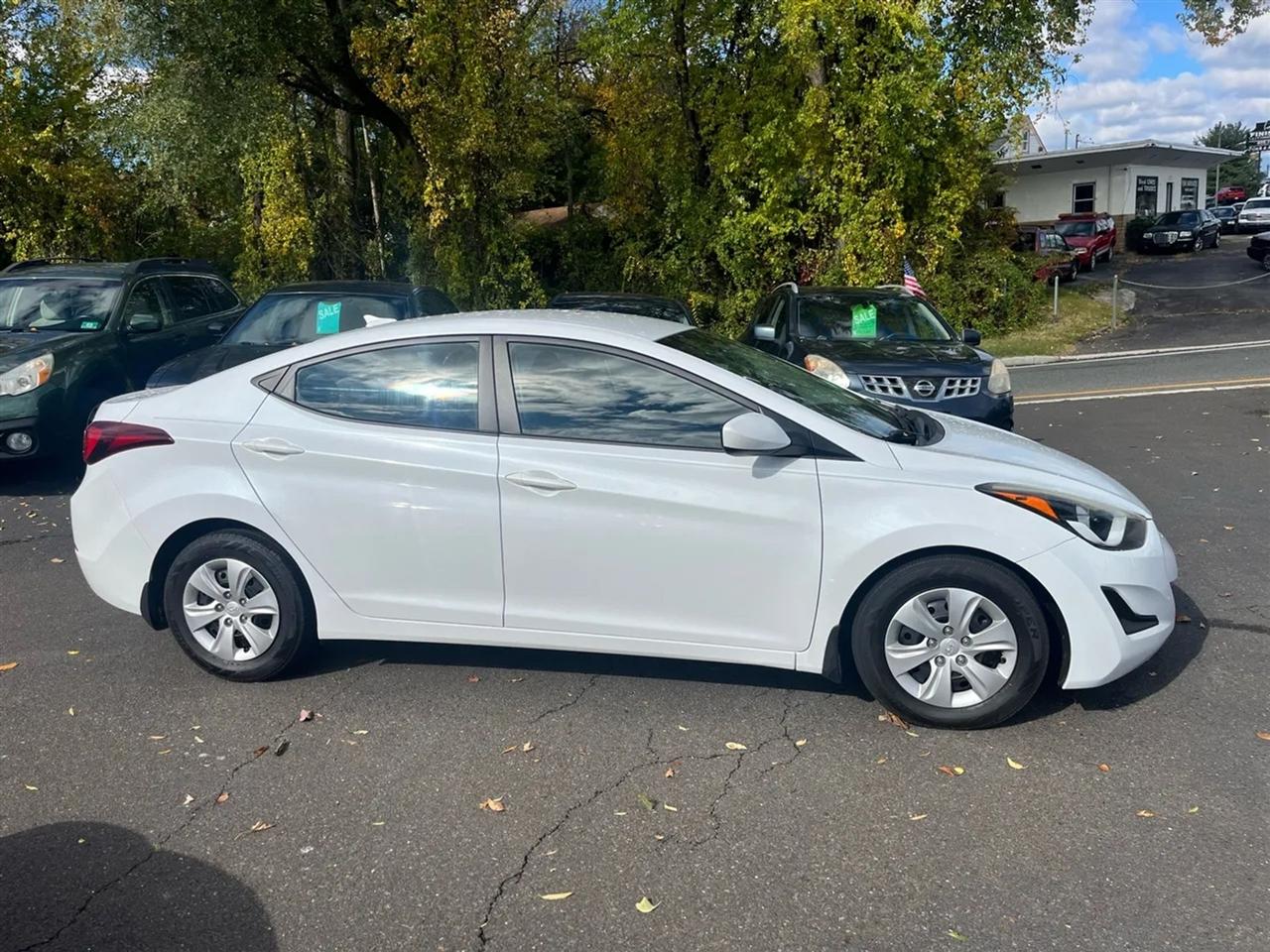 Hyundai Elantra SE 6AT 2016