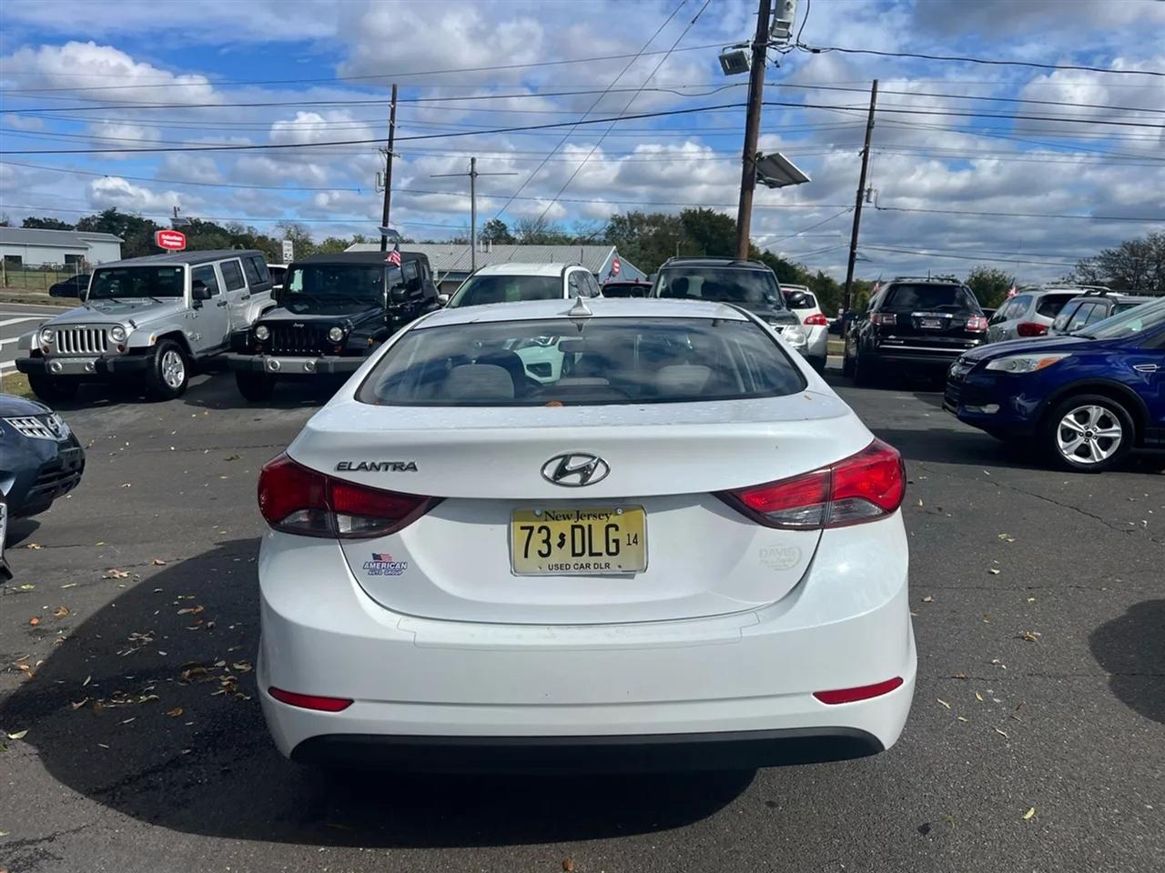 Hyundai Elantra SE 6AT 2016