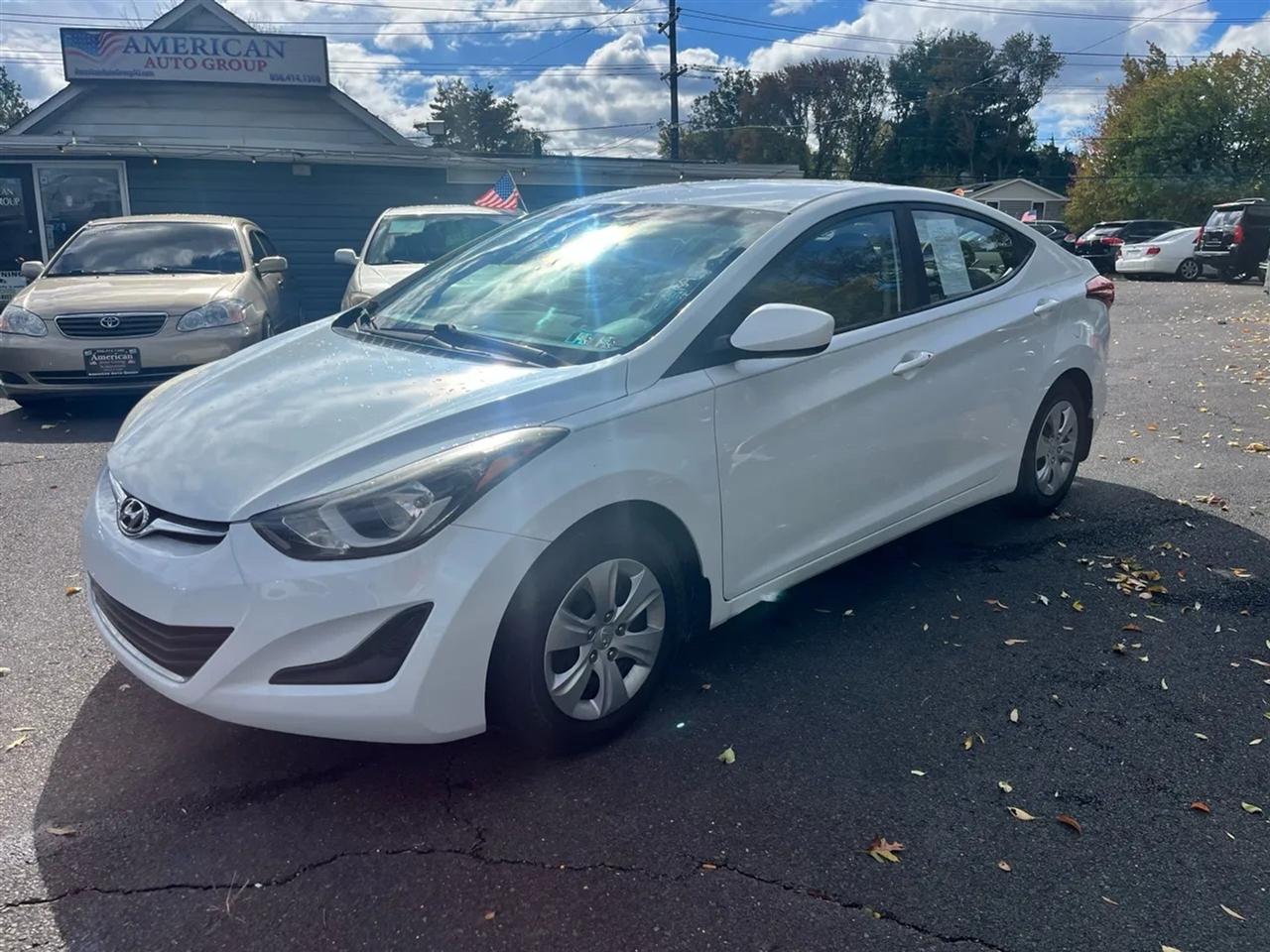Hyundai Elantra SE 6AT 2016