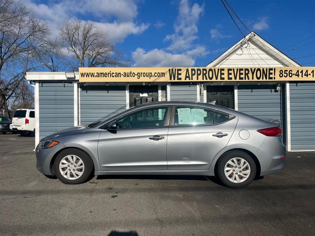 Hyundai Elantra SE 6AT 2017