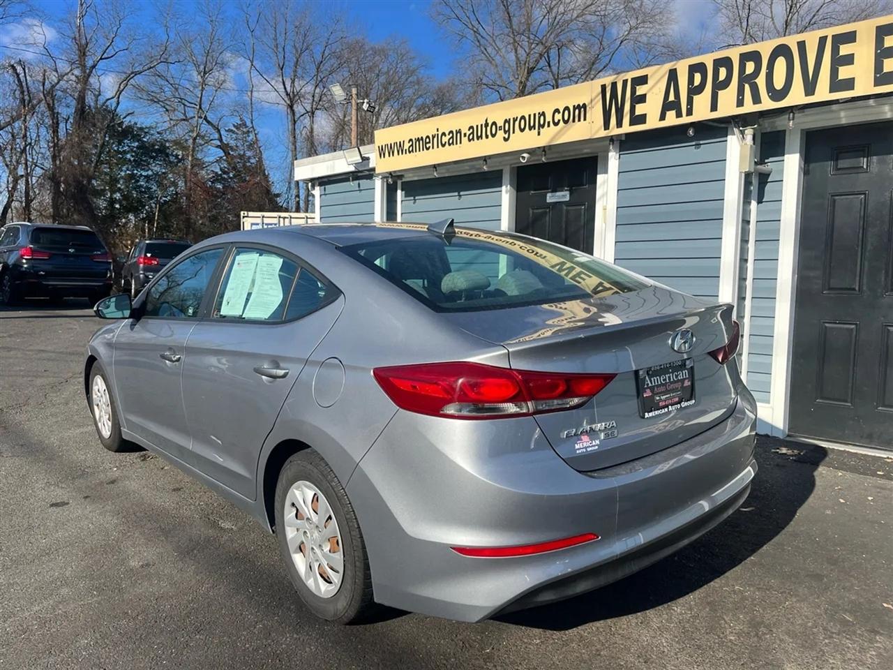 Hyundai Elantra SE 6AT 2017