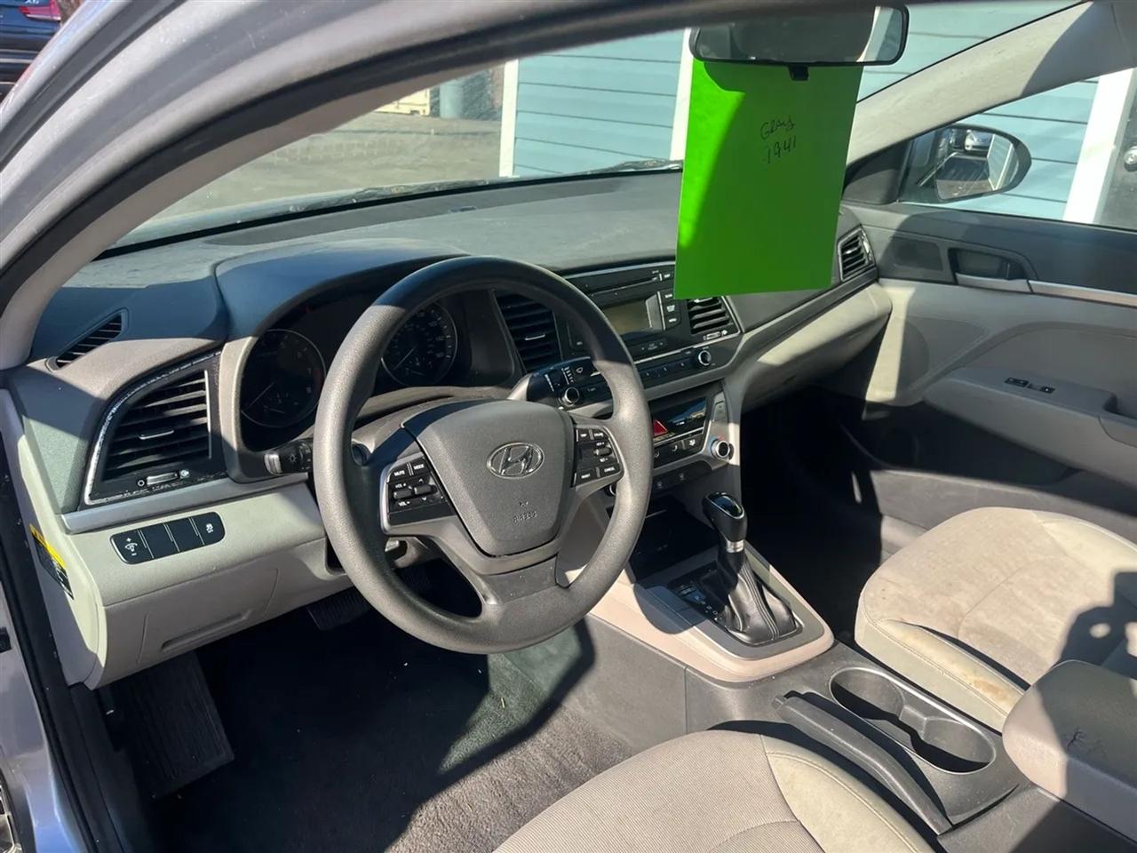 Hyundai Elantra SE 6AT 2017